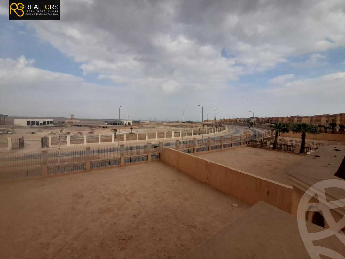 https://aqarmap.com.eg/en/listing/5677971-for-sale-cairo-el-sheikh-zayed-city-compounds-royal-meadows