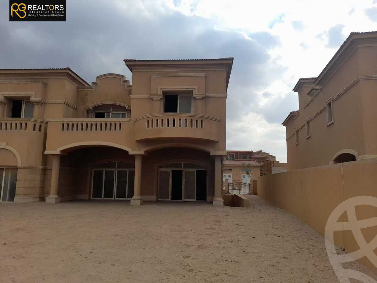 https://aqarmap.com.eg/en/listing/5677971-for-sale-cairo-el-sheikh-zayed-city-compounds-royal-meadows