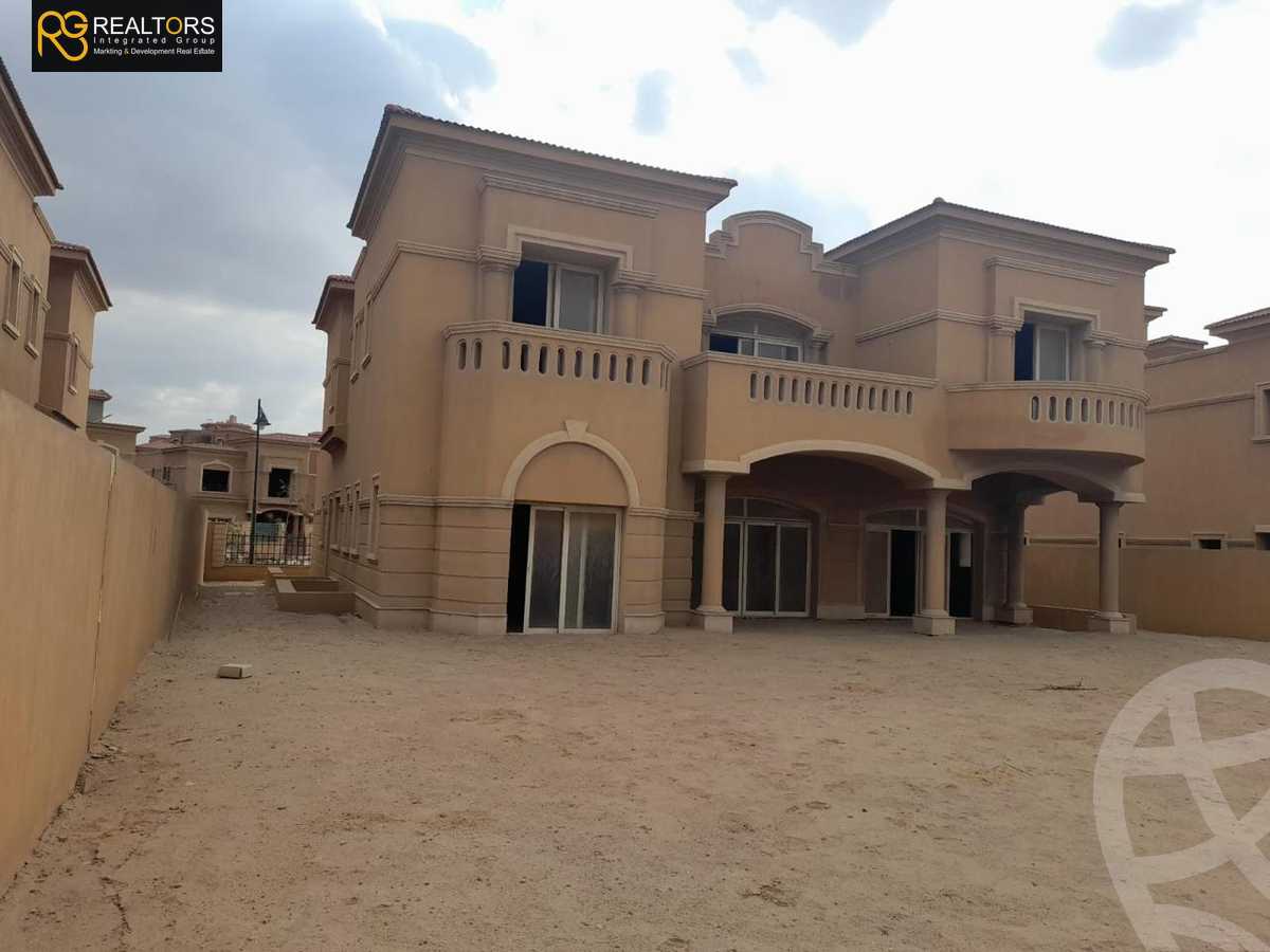 https://aqarmap.com.eg/en/listing/5677971-for-sale-cairo-el-sheikh-zayed-city-compounds-royal-meadows