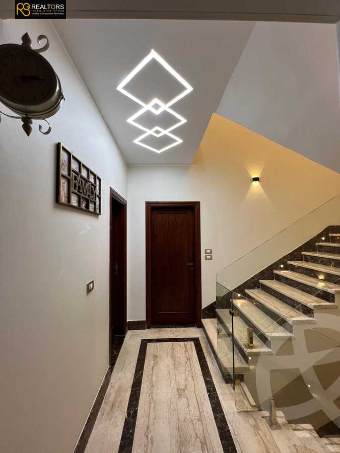 https://aqarmap.com.eg/ar/listing/5678062-for-sale-cairo-el-sheikh-zayed-city-compounds-el-khamayel