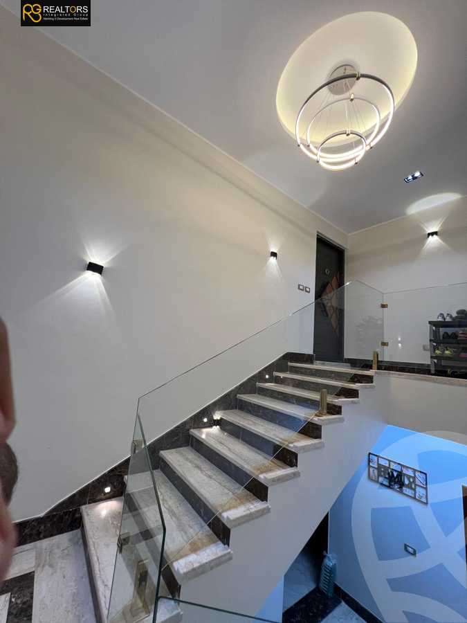 https://aqarmap.com.eg/ar/listing/5678062-for-sale-cairo-el-sheikh-zayed-city-compounds-el-khamayel