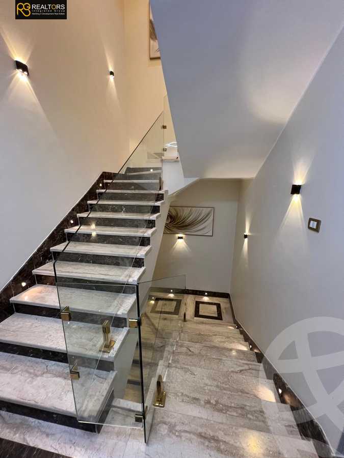 https://aqarmap.com.eg/ar/listing/5678062-for-sale-cairo-el-sheikh-zayed-city-compounds-el-khamayel