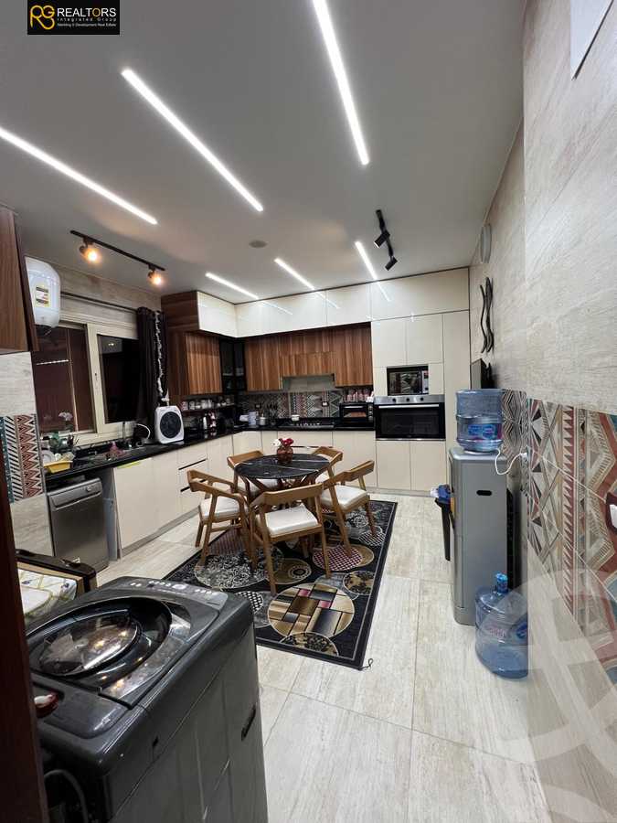 https://aqarmap.com.eg/ar/listing/5678062-for-sale-cairo-el-sheikh-zayed-city-compounds-el-khamayel