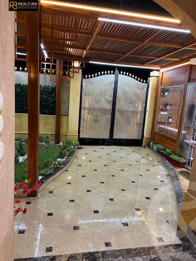 https://aqarmap.com.eg/ar/listing/5678062-for-sale-cairo-el-sheikh-zayed-city-compounds-el-khamayel