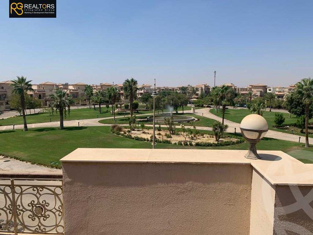 https://aqarmap.com.eg/en/listing/5707586-for-sale-cairo-el-sheikh-zayed-city-compounds-royal-city