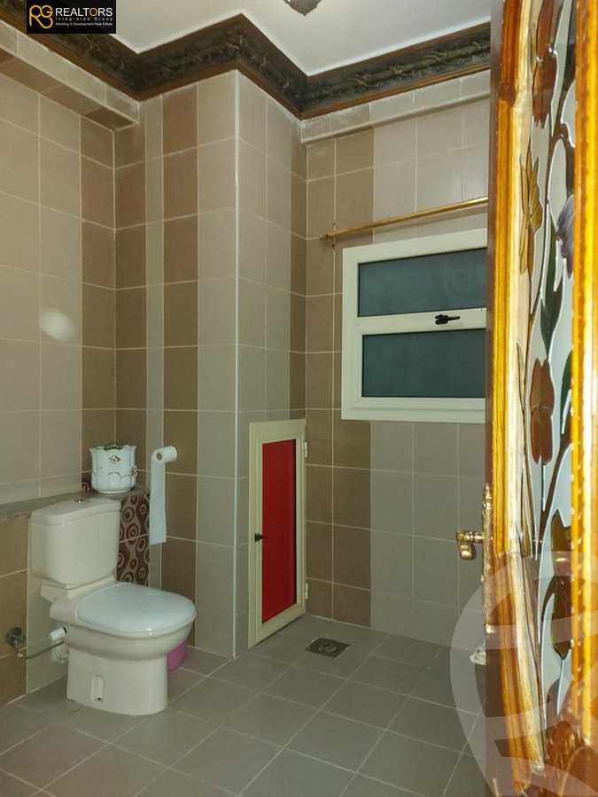 https://aqarmap.com.eg/ar/listing/5707639-for-sale-cairo-el-sheikh-zayed-city-compounds-el-yasmeen-compound