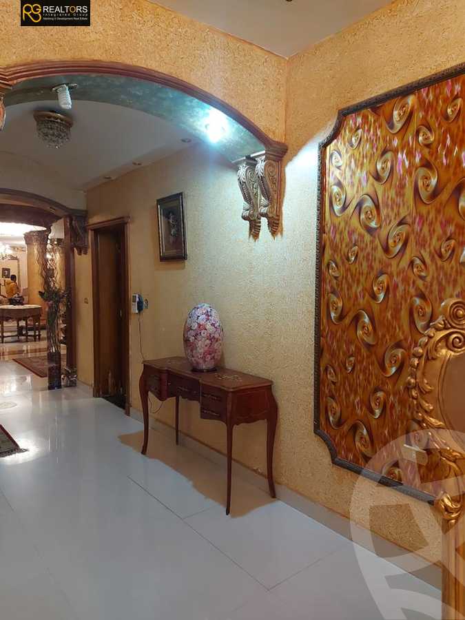 https://aqarmap.com.eg/ar/listing/5707639-for-sale-cairo-el-sheikh-zayed-city-compounds-el-yasmeen-compound