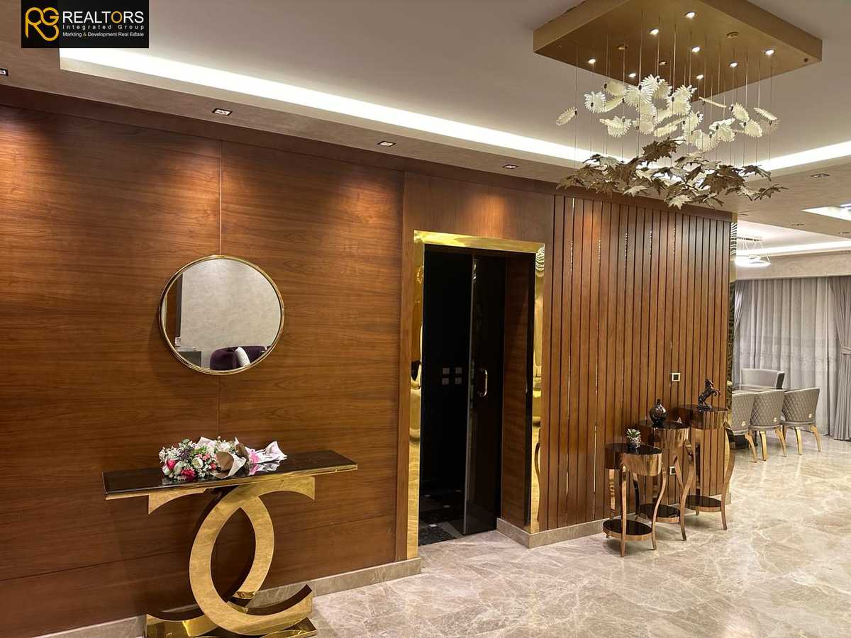 https://aqarmap.com.eg/en/listing/5707709-for-sale-cairo-el-sheikh-zayed-city-compounds-royal-city