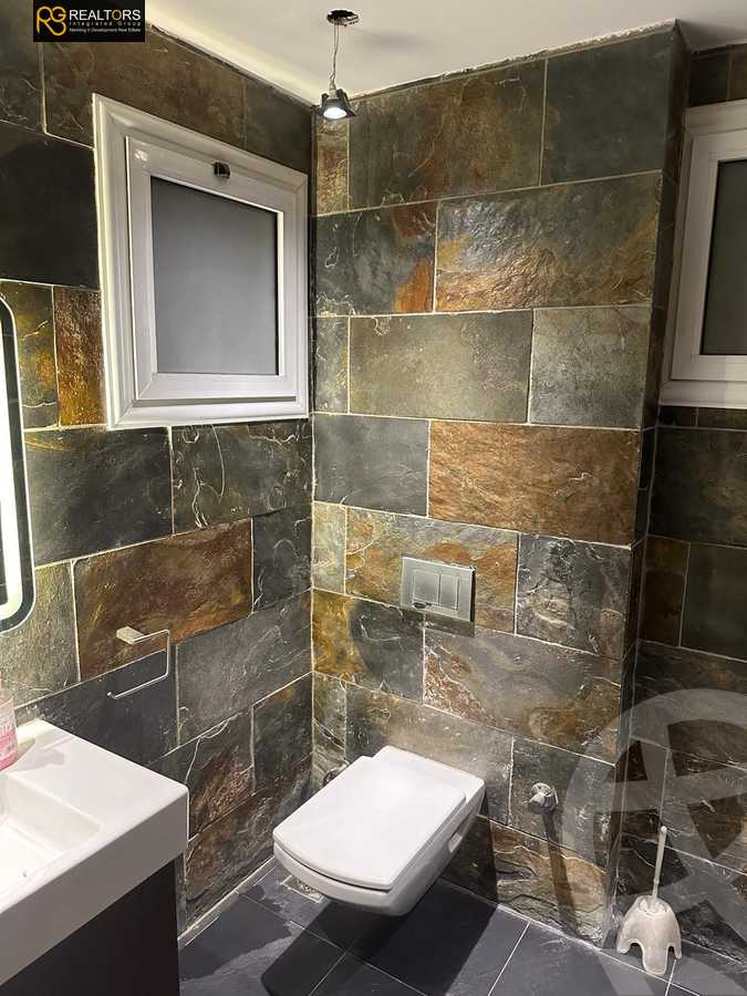 https://aqarmap.com.eg/en/listing/5707709-for-sale-cairo-el-sheikh-zayed-city-compounds-royal-city