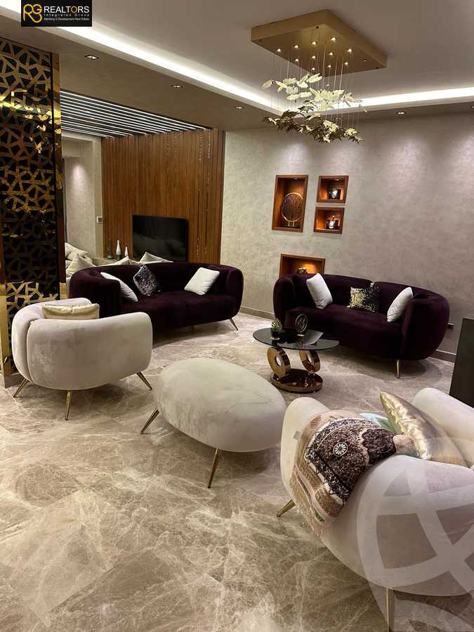 https://aqarmap.com.eg/en/listing/5707709-for-sale-cairo-el-sheikh-zayed-city-compounds-royal-city