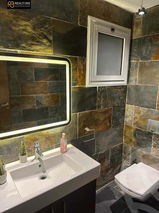 https://aqarmap.com.eg/en/listing/5707709-for-sale-cairo-el-sheikh-zayed-city-compounds-royal-city