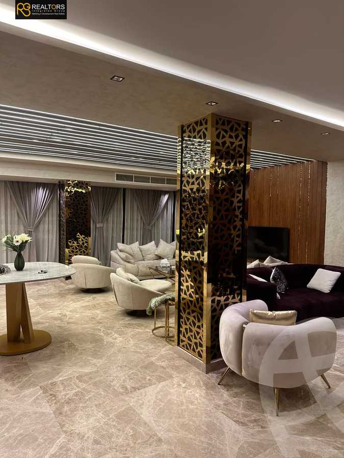 https://aqarmap.com.eg/en/listing/5707709-for-sale-cairo-el-sheikh-zayed-city-compounds-royal-city