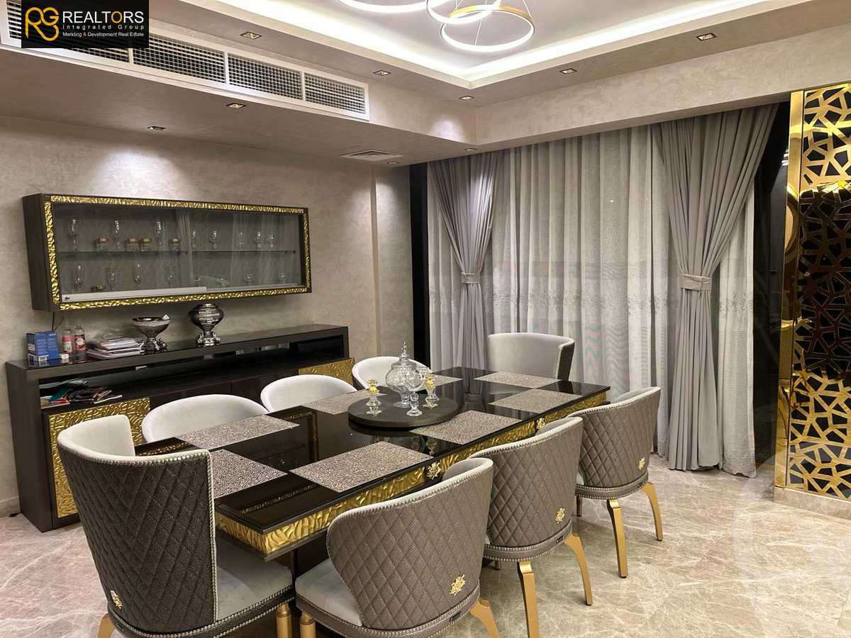 https://aqarmap.com.eg/en/listing/5707709-for-sale-cairo-el-sheikh-zayed-city-compounds-royal-city