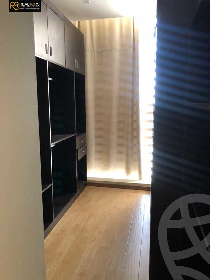 https://aqarmap.com.eg/ar/listing/5713642-for-sale-cairo-el-sheikh-zayed-city-compounds-kmbwnd-ljry-swdyk