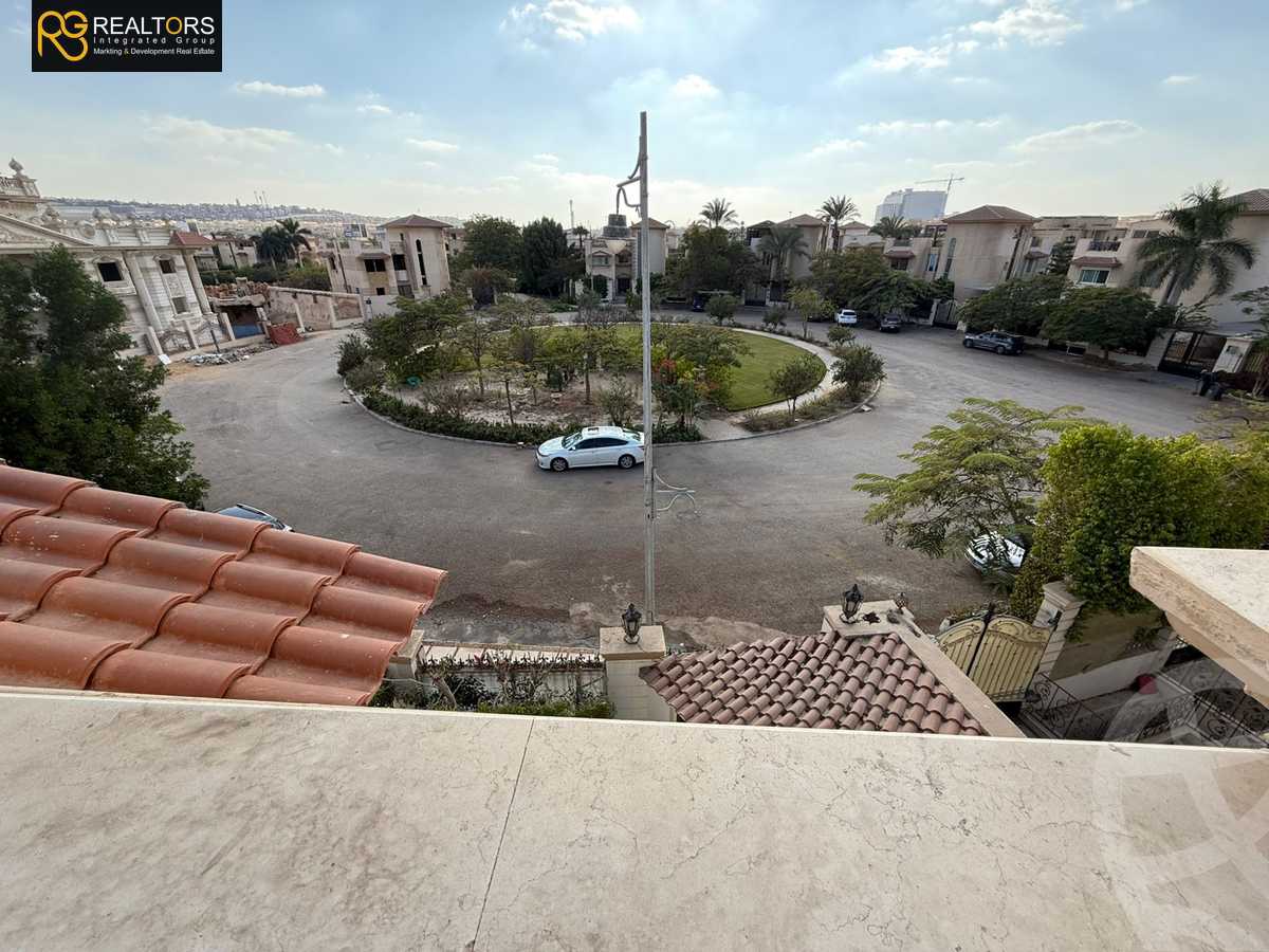 https://aqarmap.com.eg/ar/listing/5713777-for-sale-cairo-el-sheikh-zayed-city-compounds-royal-city