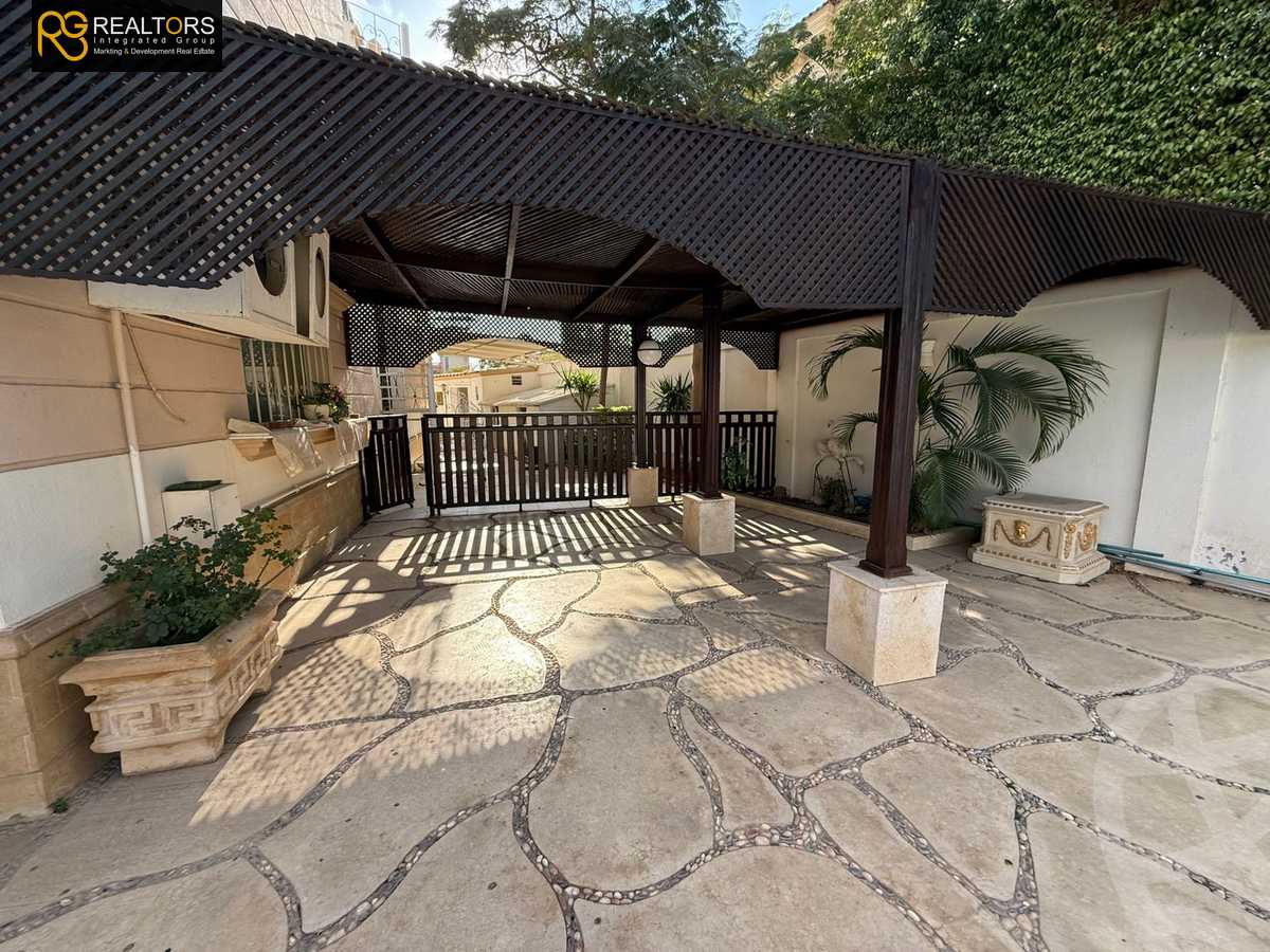 https://aqarmap.com.eg/ar/listing/5713777-for-sale-cairo-el-sheikh-zayed-city-compounds-royal-city