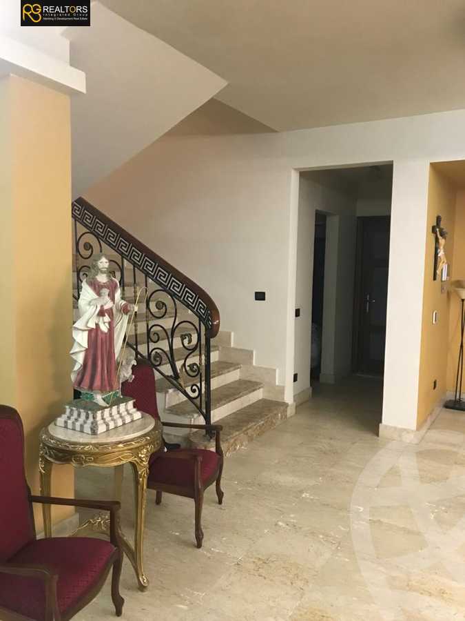 https://aqarmap.com.eg/en/listing/5713848-for-sale-cairo-el-sheikh-zayed-city-compounds-royal-city