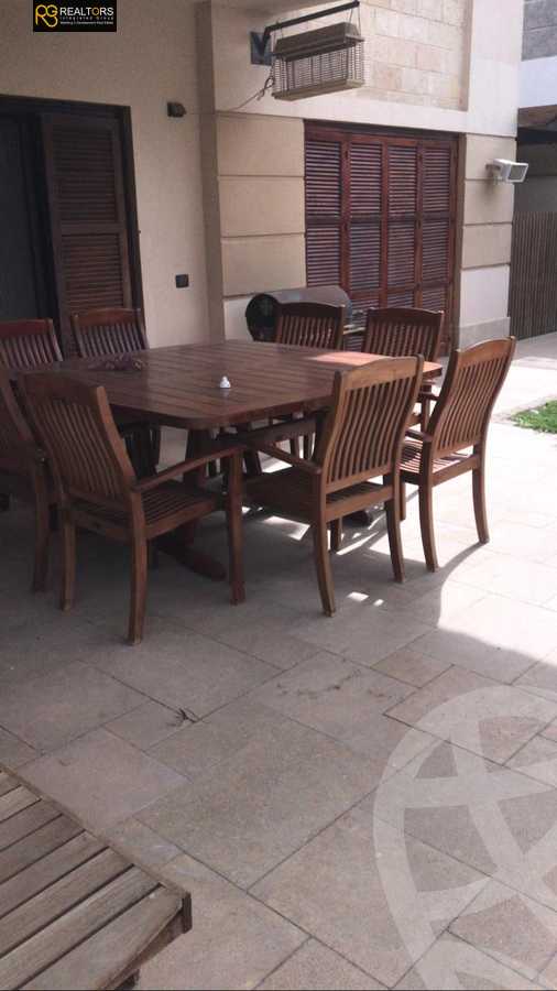 https://aqarmap.com.eg/en/listing/5713848-for-sale-cairo-el-sheikh-zayed-city-compounds-royal-city