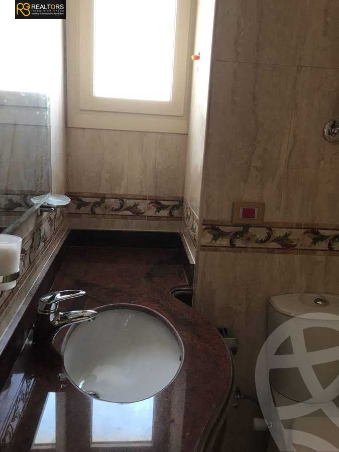 https://aqarmap.com.eg/ar/listing/5713923-for-rent-cairo-el-sheikh-zayed-city-compounds-royal-city