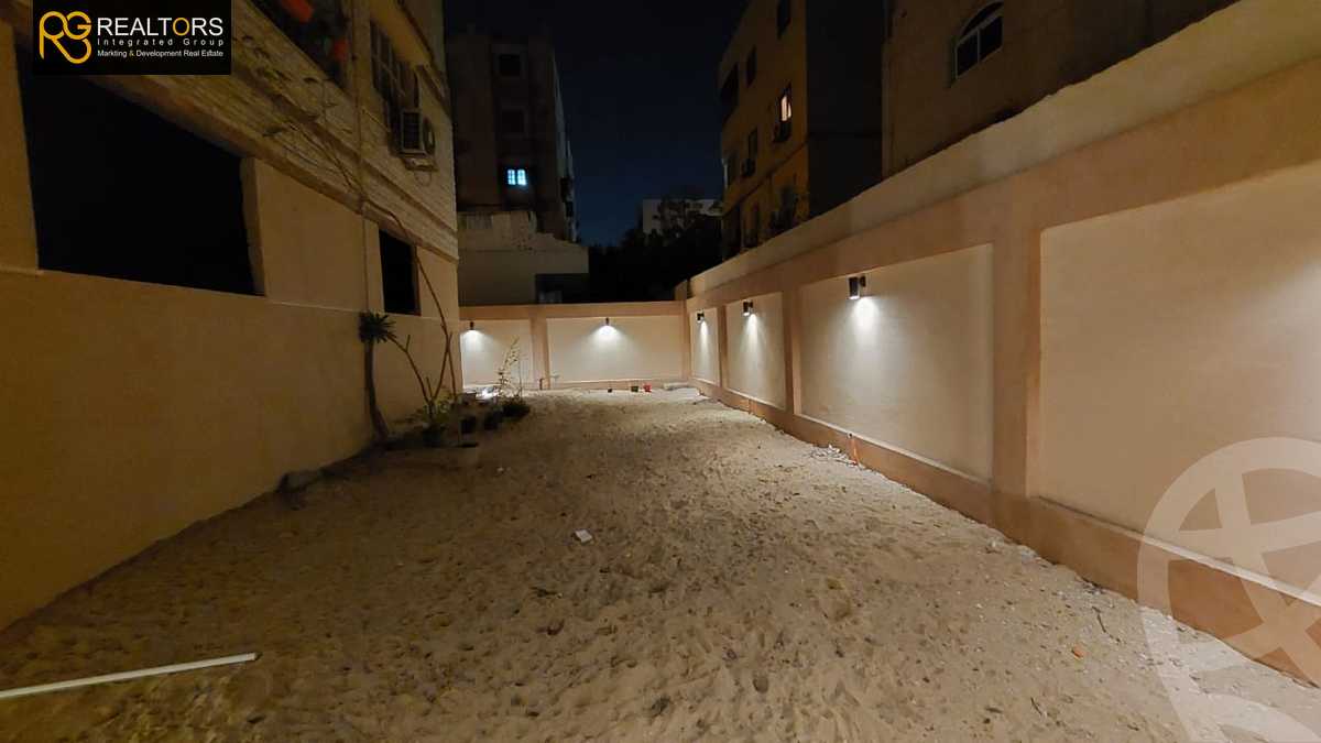 https://aqarmap.com.eg/en/listing/5720397-for-sale-cairo-6th-of-october-el-ahyaa-neighborhood-3rd-al-hay-al-thalith-st