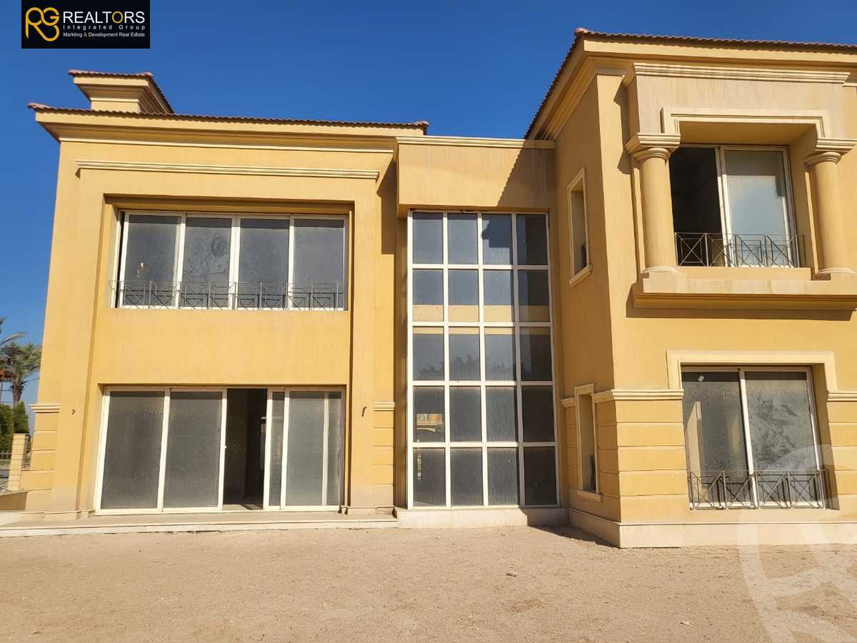 https://aqarmap.com.eg/en/listing/5743590-for-sale-cairo-el-sheikh-zayed-city-compounds-royal-meadows