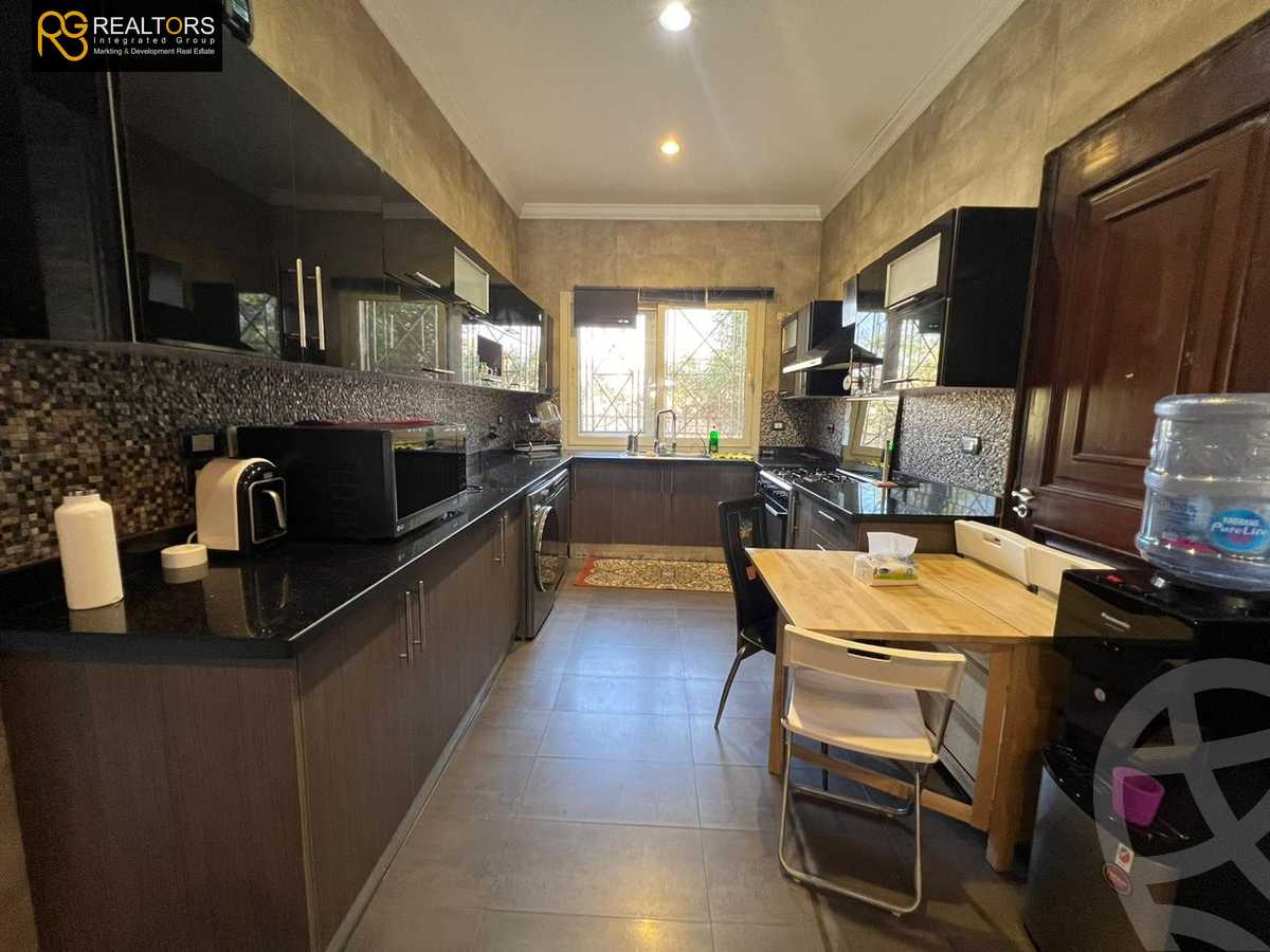https://aqarmap.com.eg/en/listing/5743638-for-sale-cairo-el-sheikh-zayed-city-compounds-royal-meadows