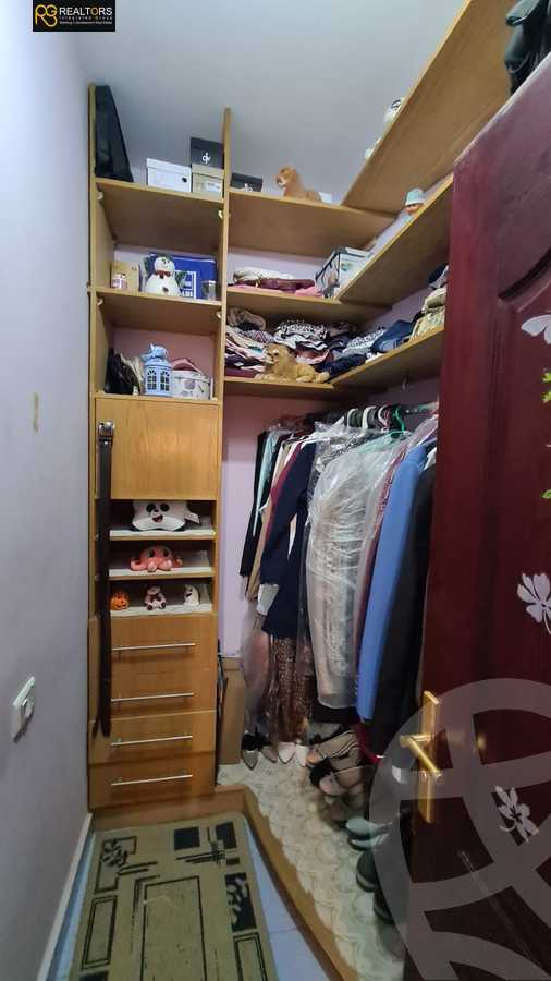 https://aqarmap.com.eg/en/listing/5743907-for-sale-cairo-el-sheikh-zayed-city-compounds-el-yasmeen-compound