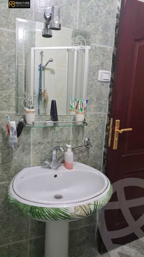 https://aqarmap.com.eg/en/listing/5743907-for-sale-cairo-el-sheikh-zayed-city-compounds-el-yasmeen-compound