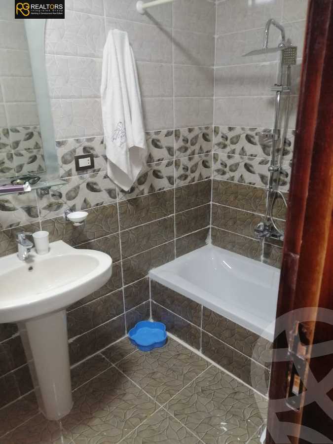https://aqarmap.com.eg/ar/listing/5765688-for-sale-cairo-el-sheikh-zayed-city-compounds-el-yasmeen-compound