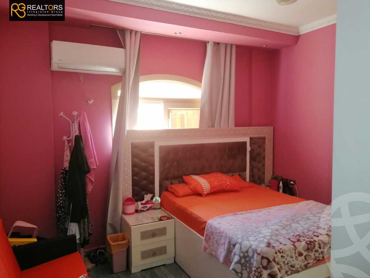 https://aqarmap.com.eg/ar/listing/5765688-for-sale-cairo-el-sheikh-zayed-city-compounds-el-yasmeen-compound