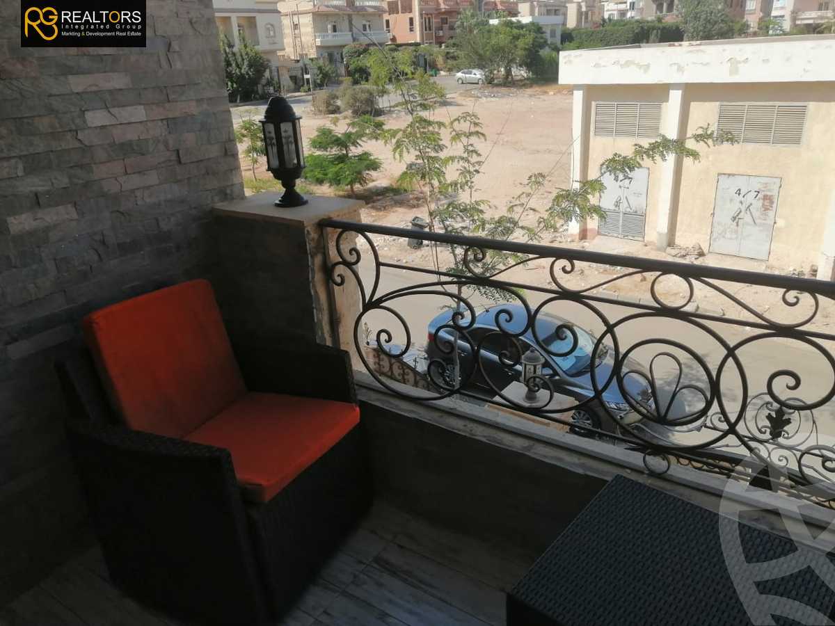 https://aqarmap.com.eg/ar/listing/5765688-for-sale-cairo-el-sheikh-zayed-city-compounds-el-yasmeen-compound