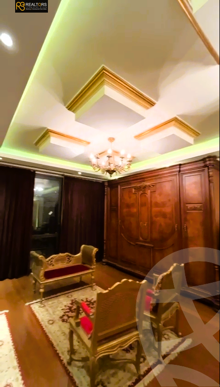 https://aqarmap.com.eg/en/listing/5765713-for-sale-cairo-el-sheikh-zayed-city-compounds-kmbwnd-wyst-twn-swdyk