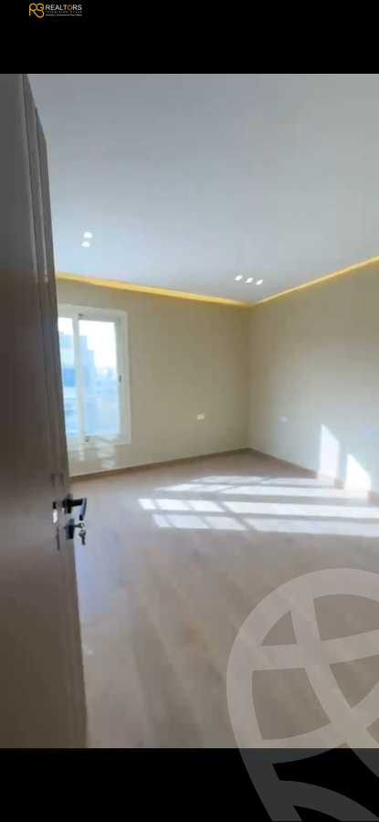 https://aqarmap.com.eg/en/listing/5774270-for-sale-cairo-6th-of-october-compounds-the-crown
