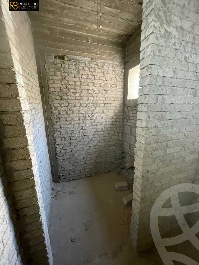 https://aqarmap.com.eg/ar/listing/5774415-for-sale-cairo-6th-of-october-compounds-pyramid-hills