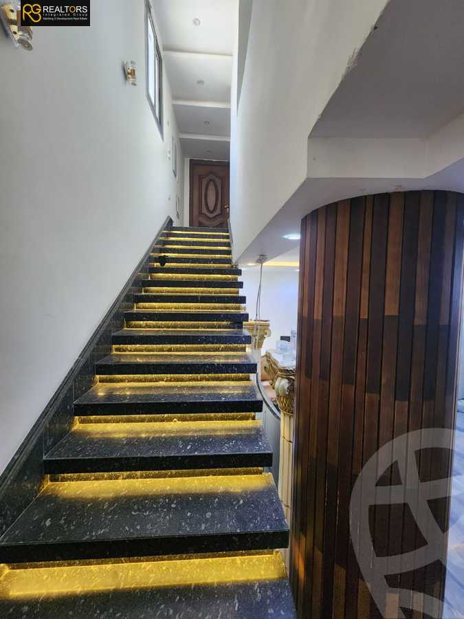 https://aqarmap.com.eg/en/listing/5931648-for-sale-cairo-6th-of-october-compounds-cleopatra-square