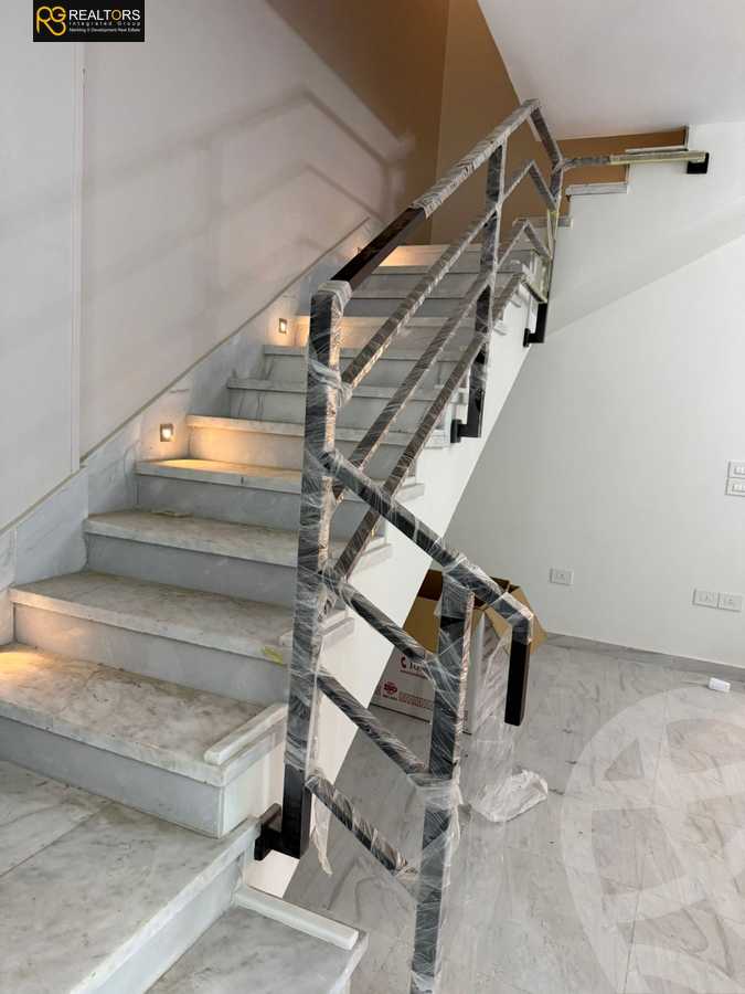 https://aqarmap.com.eg/en/listing/5948497-for-sale-cairo-el-sheikh-zayed-city-compounds