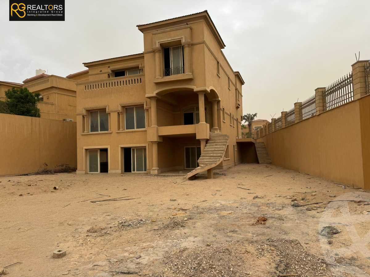 https://aqarmap.com.eg/ar/listing/5948596-for-sale-cairo-el-sheikh-zayed-city-compounds-royal-meadows