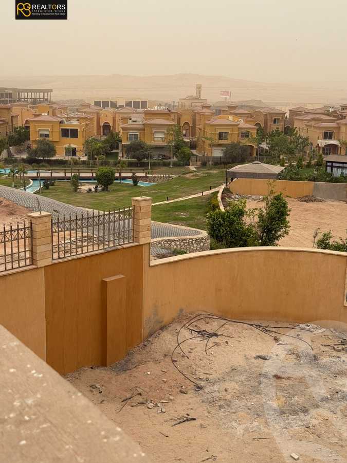 https://aqarmap.com.eg/ar/listing/5948596-for-sale-cairo-el-sheikh-zayed-city-compounds-royal-meadows
