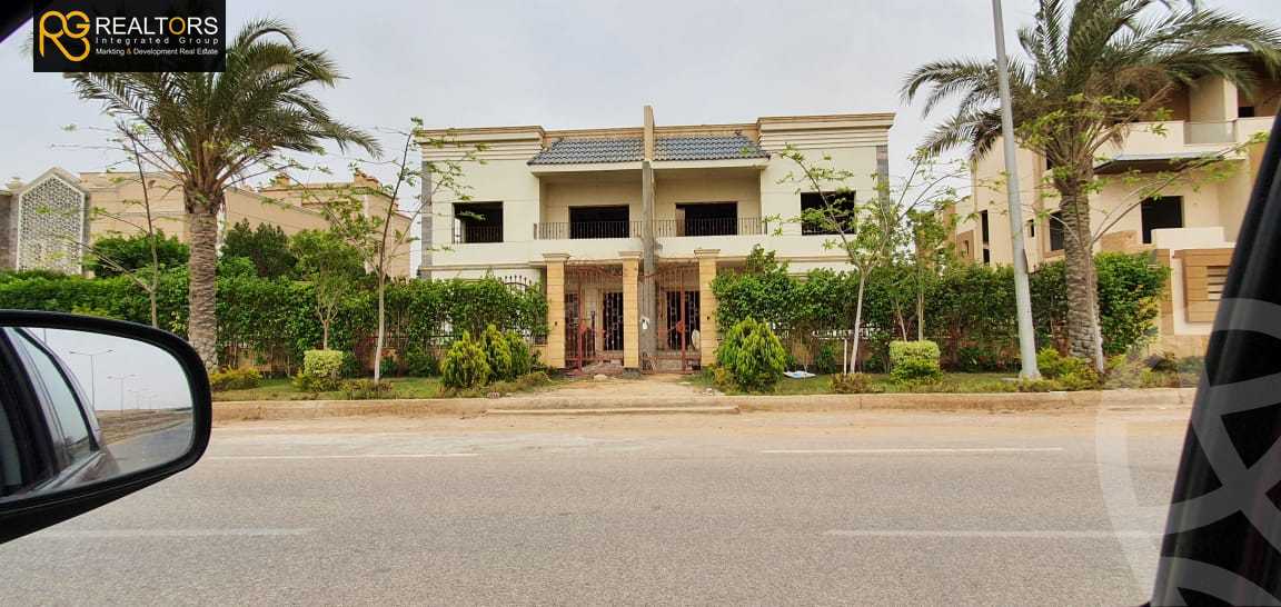 https://aqarmap.com.eg/ar/listing/5950848-for-sale-cairo-el-sheikh-zayed-city-el-hay-el-thaleth-ashaer-area-4
