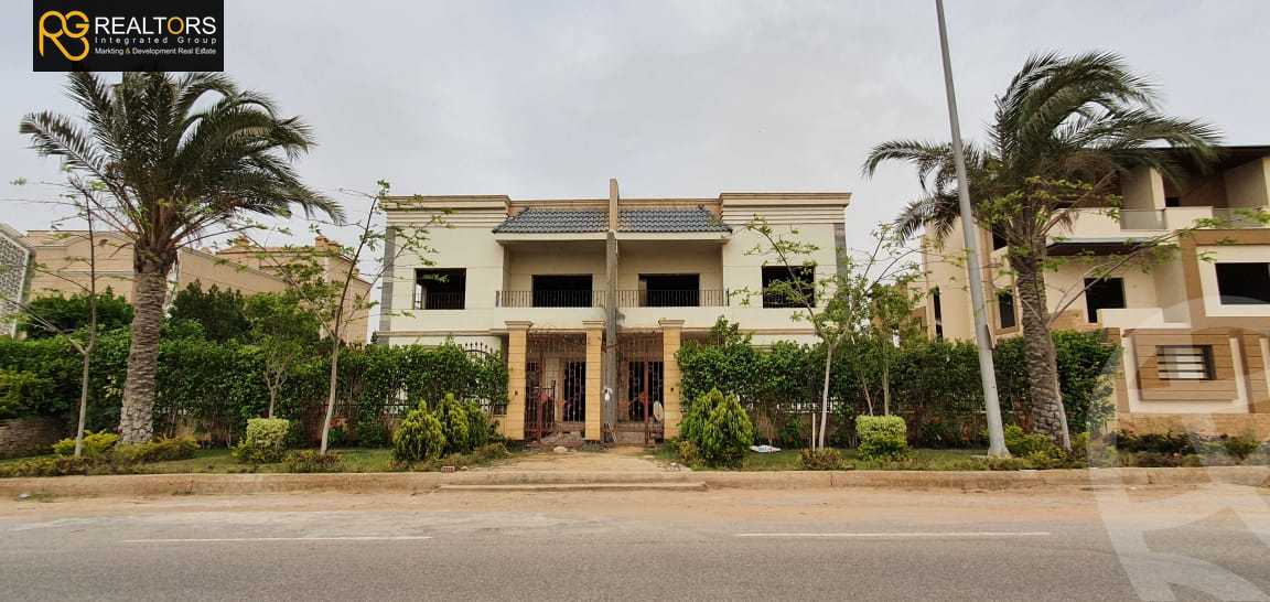 https://aqarmap.com.eg/ar/listing/5950848-for-sale-cairo-el-sheikh-zayed-city-el-hay-el-thaleth-ashaer-area-4