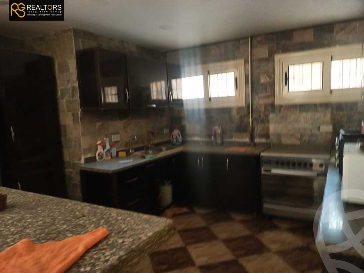 https://aqarmap.com.eg/ar/listing/5953391-for-sale-cairo-el-sheikh-zayed-city-compounds-el-yasmeen-compound