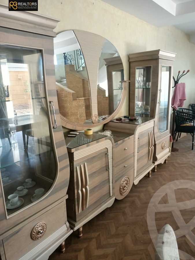 https://aqarmap.com.eg/ar/listing/5953391-for-sale-cairo-el-sheikh-zayed-city-compounds-el-yasmeen-compound