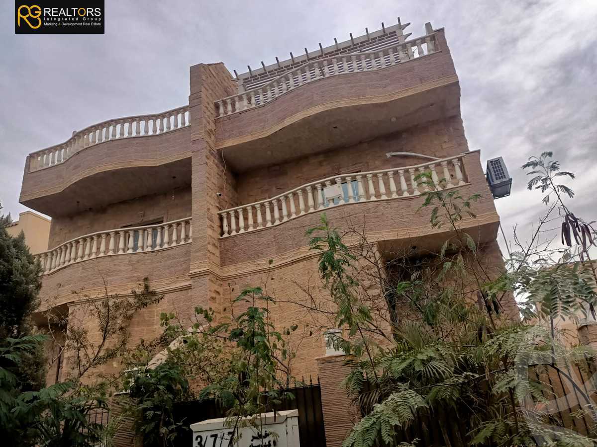 https://aqarmap.com.eg/ar/listing/5953391-for-sale-cairo-el-sheikh-zayed-city-compounds-el-yasmeen-compound