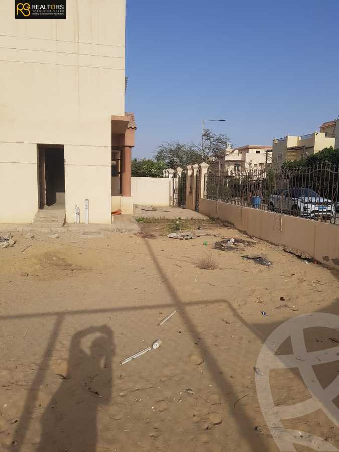 https://aqarmap.com.eg/en/listing/5963482-for-sale-cairo-6th-of-october-compounds-dream-land-flower-resort