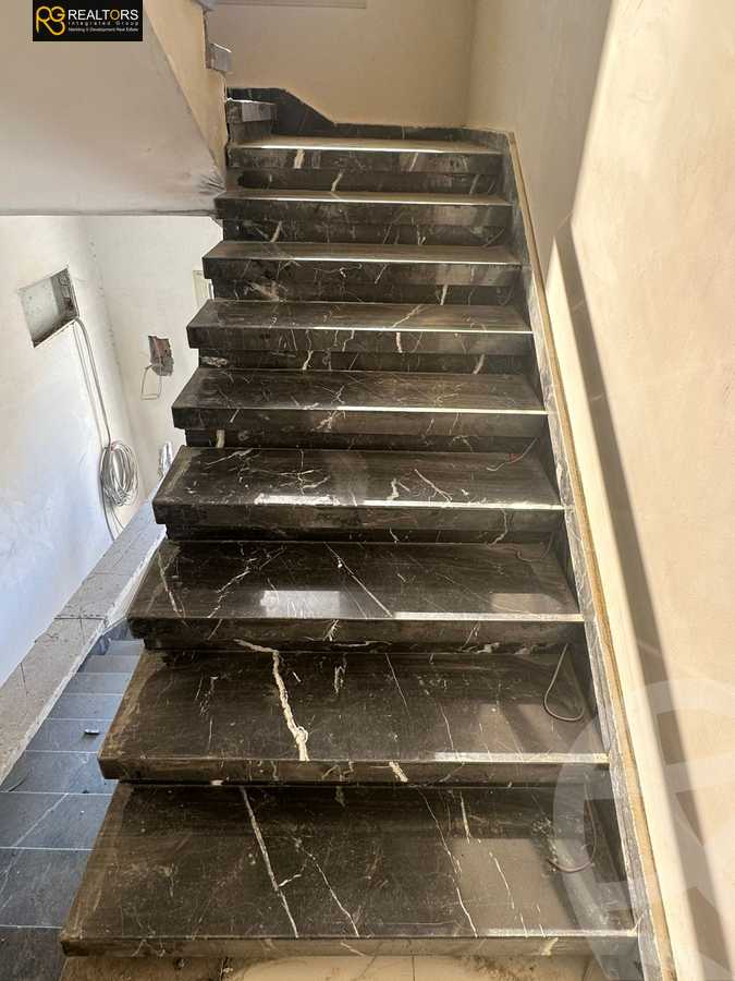 https://aqarmap.com.eg/en/listing/5974236-for-sale-cairo-el-sheikh-zayed-city-lshykh-zyd-ljdyd-toya-compound-al-tholathea