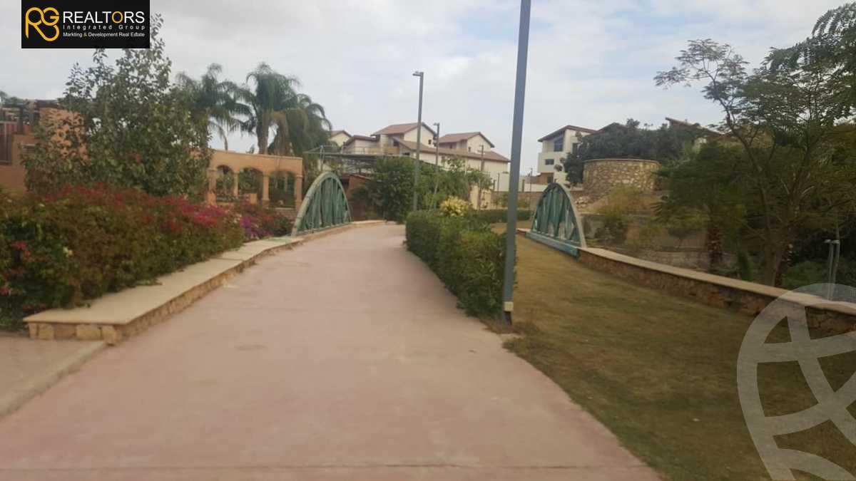 https://aqarmap.com.eg/en/listing/5983104-for-sale-cairo-el-sheikh-zayed-city-compounds-roaya-compound-zayed