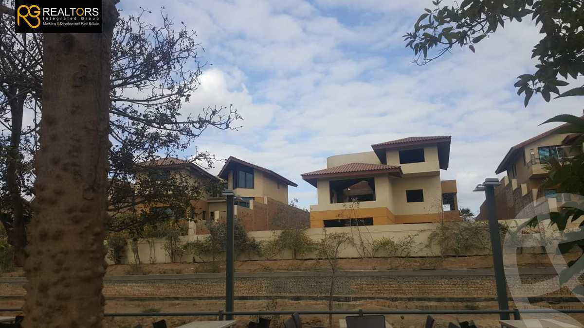https://aqarmap.com.eg/en/listing/5983104-for-sale-cairo-el-sheikh-zayed-city-compounds-roaya-compound-zayed