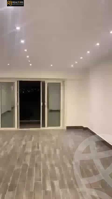 https://aqarmap.com.eg/ar/listing/5983235-for-sale-cairo-6th-of-october-compounds-pyramids-walk