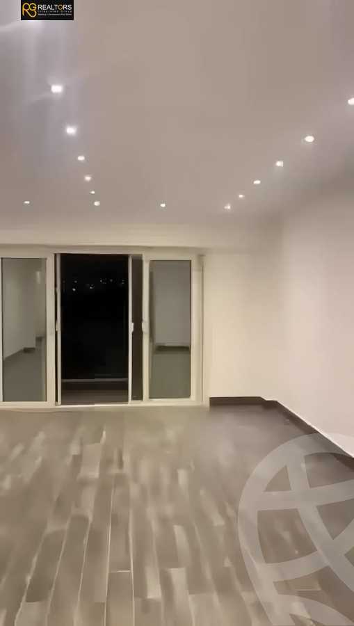 https://aqarmap.com.eg/ar/listing/5983235-for-sale-cairo-6th-of-october-compounds-pyramids-walk