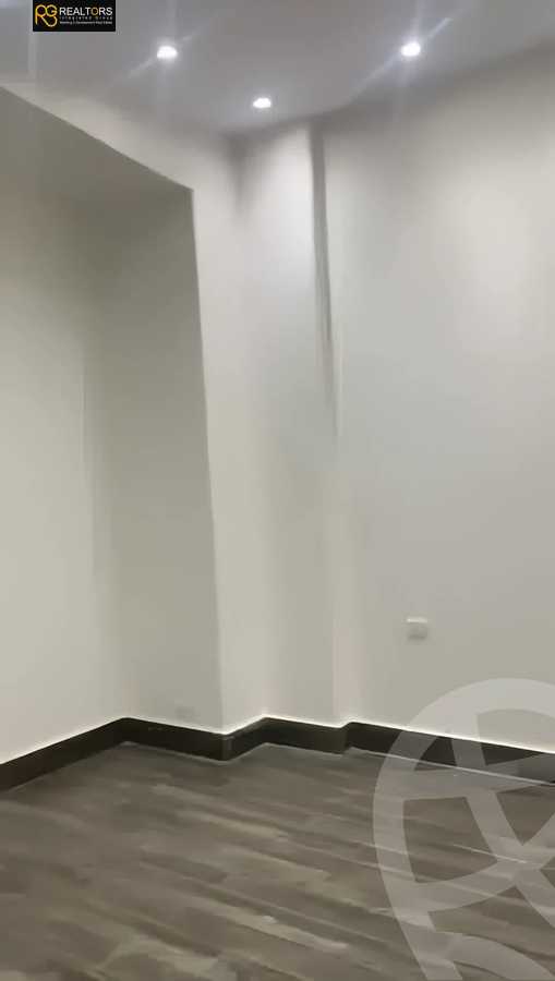https://aqarmap.com.eg/ar/listing/5983235-for-sale-cairo-6th-of-october-compounds-pyramids-walk